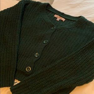 Green cropped sweater🌙